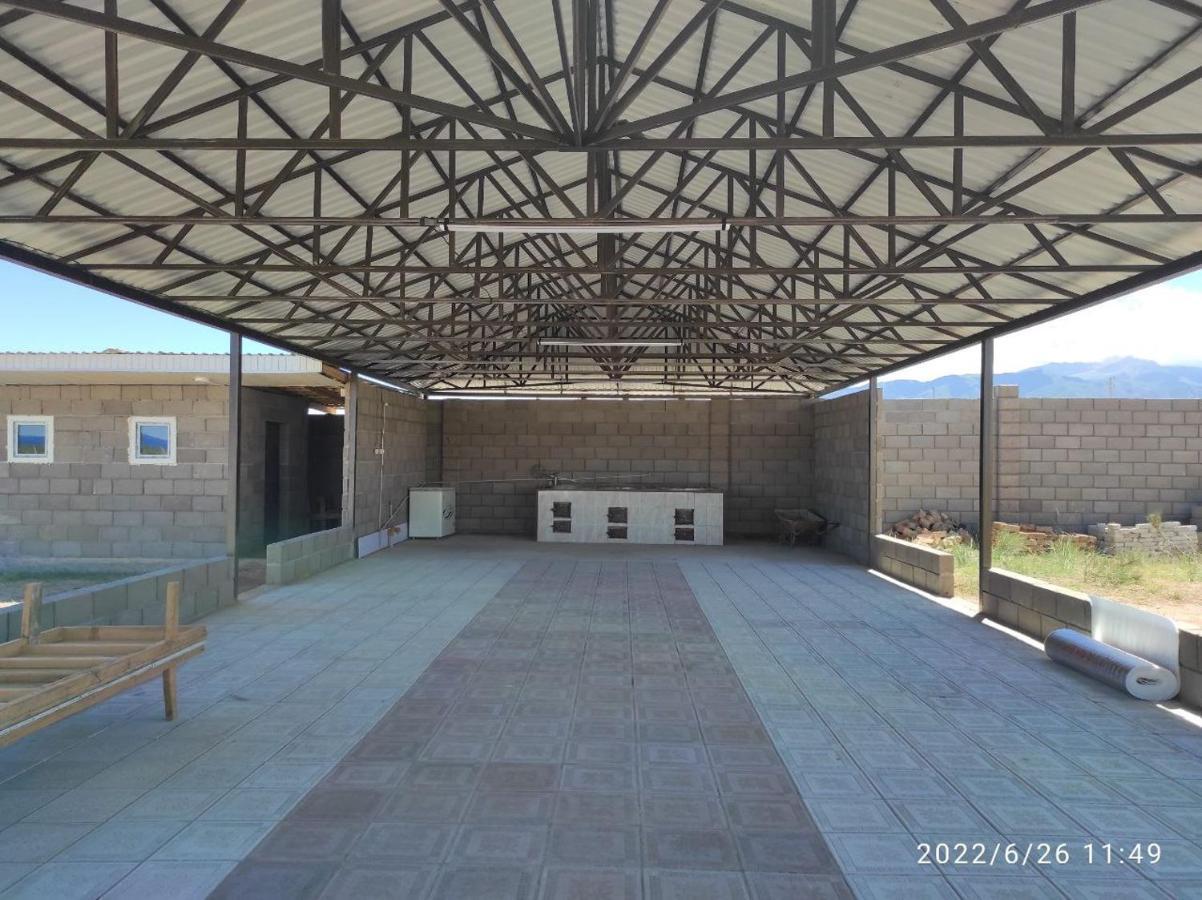 Guest House And Yurt Camp "Ailuu" Tong المظهر الخارجي الصورة