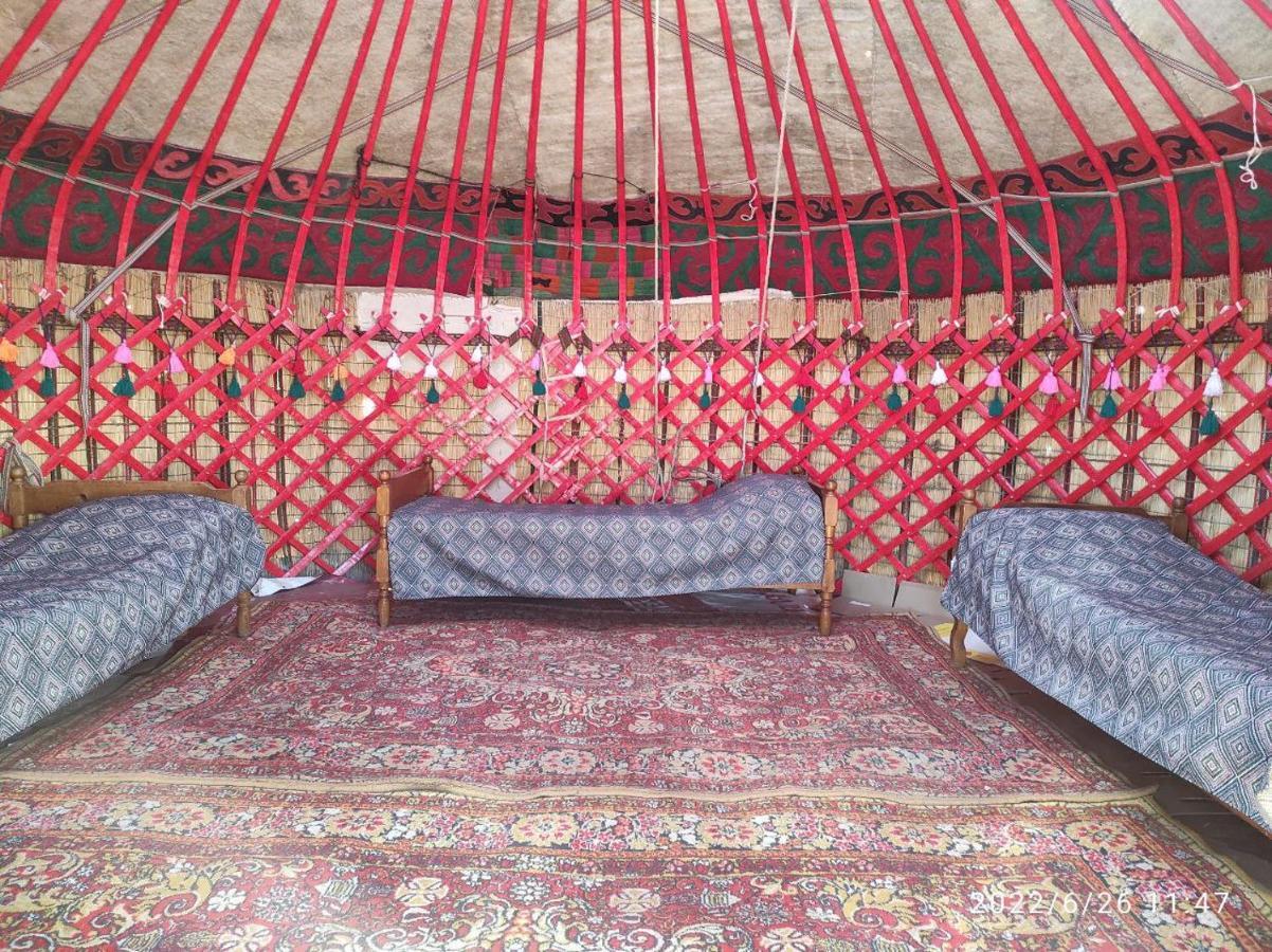 Guest House And Yurt Camp "Ailuu" Tong المظهر الخارجي الصورة
