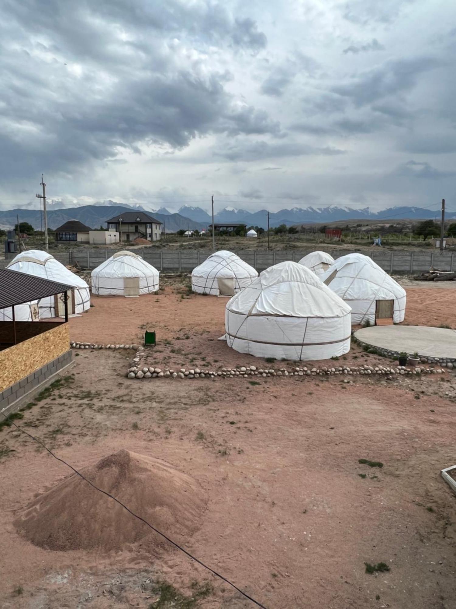 Guest House And Yurt Camp "Ailuu" Tong المظهر الخارجي الصورة